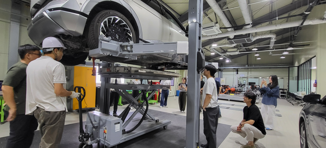 SK온, 경기도기술학교 미래산업기술교육 현장 견학